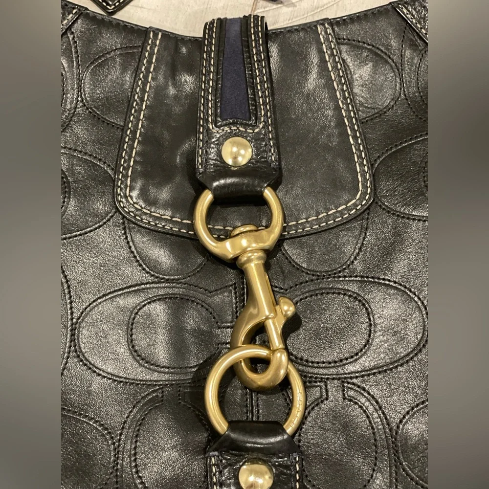 Rare Coach Hamptons Embossed  Leather Signature C Purse - Picture 2 of 7